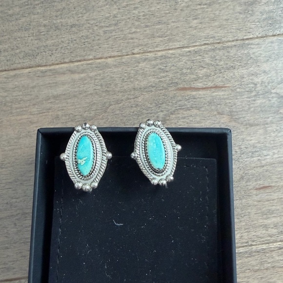 Sterling Jewelry - Vintage Southwestern Turquoise Silver Oval Clip on Earrings